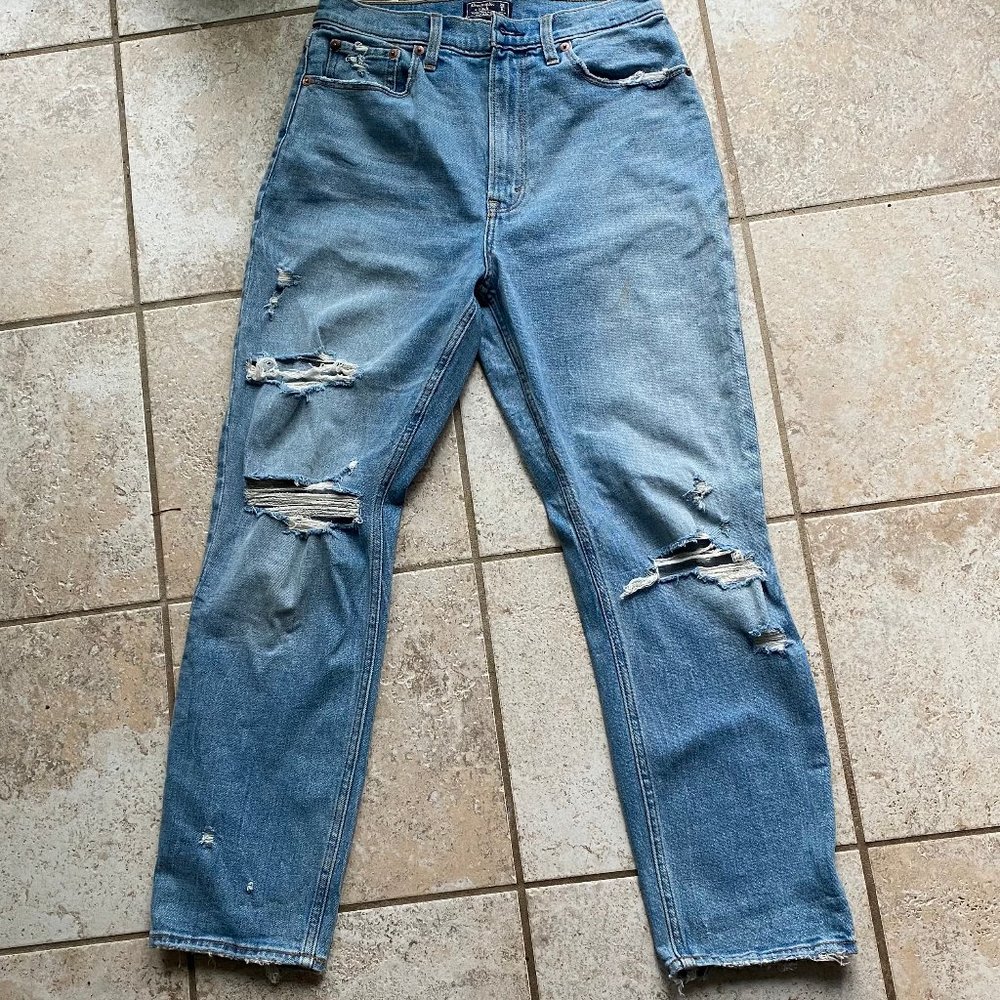 Abercrombie Women's Ultra High Rise Mom Jeans Size 6